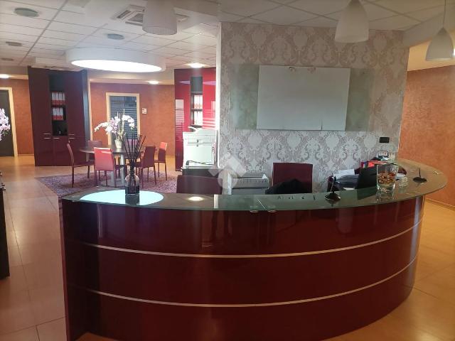 Ufficio in vendita a Castelletto Sopra Ticino