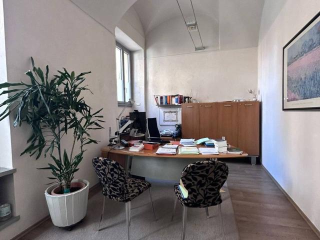Ufficio in vendita a Casale Monferrato