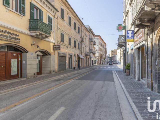 Ufficio in vendita a Chiaravalle
