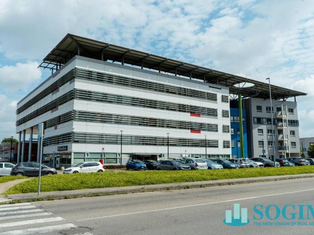 Ufficio in vendita a Desio