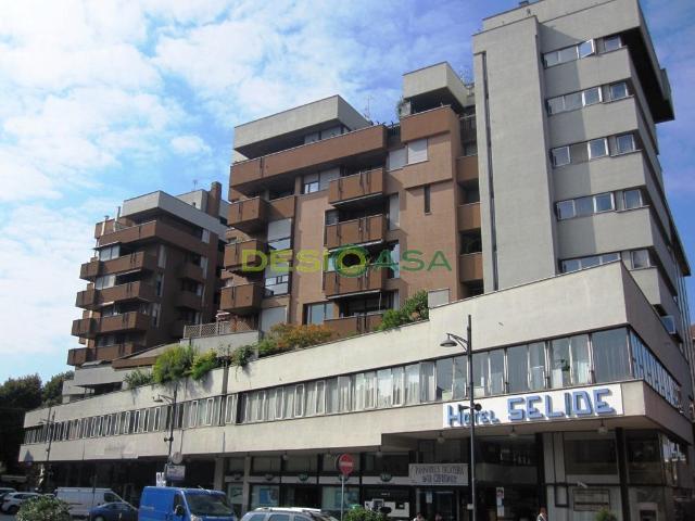 Ufficio in vendita a Desio