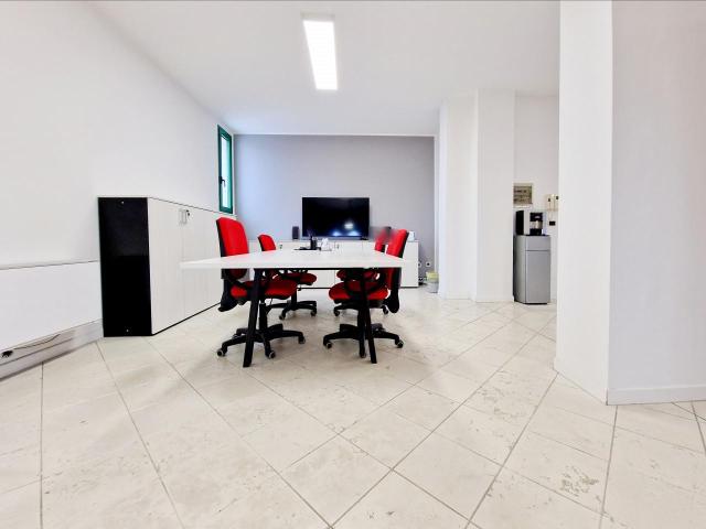 Ufficio in vendita a Este
