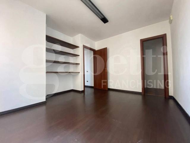 Ufficio in vendita a Formia