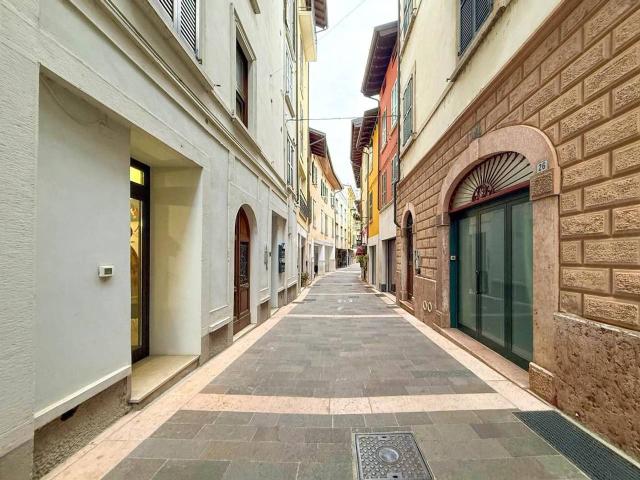 Ufficio in vendita a Gardone Riviera