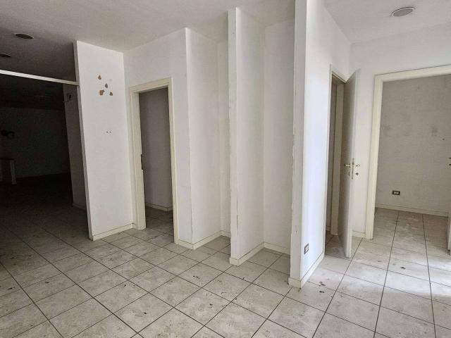 Ufficio in vendita a Jesi