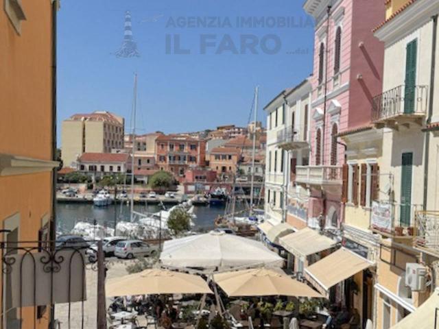Ufficio in vendita a La Maddalena