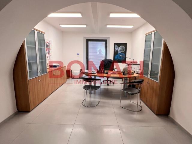Ufficio in Vendita a La Spezia