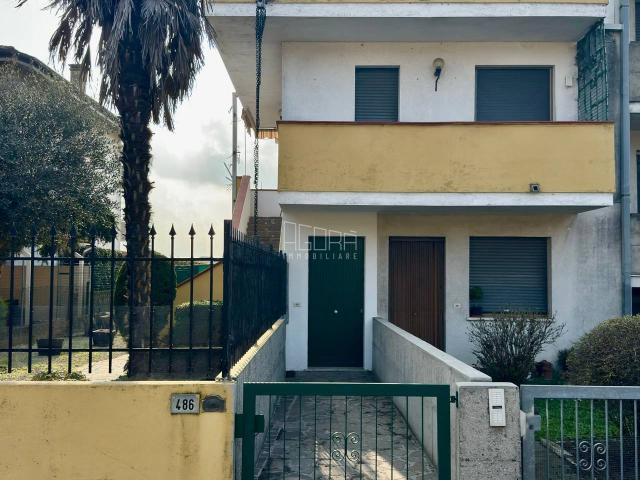 Ufficio in vendita a Lusia