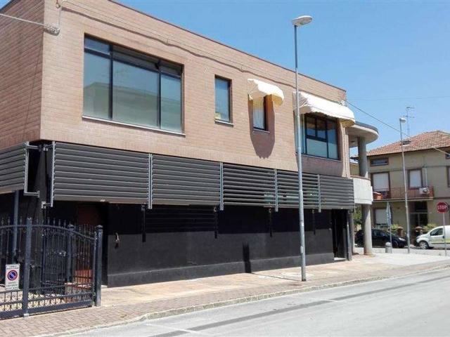 Ufficio in vendita a Maiolati Spontini