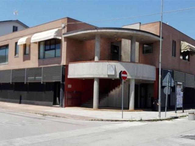 Ufficio in vendita a Maiolati Spontini