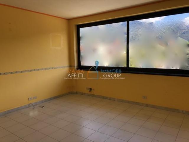 Ufficio in vendita a Massa
