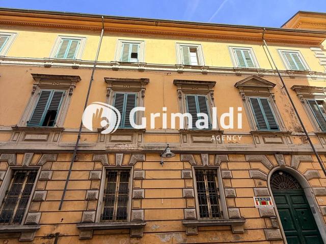 Ufficio in vendita a Massa