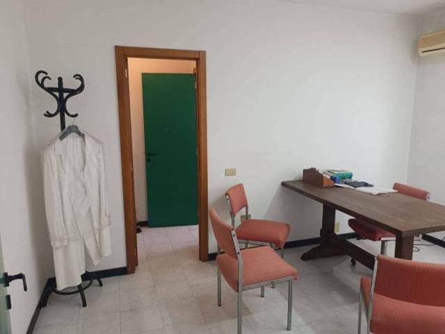 Ufficio in vendita a Melendugno