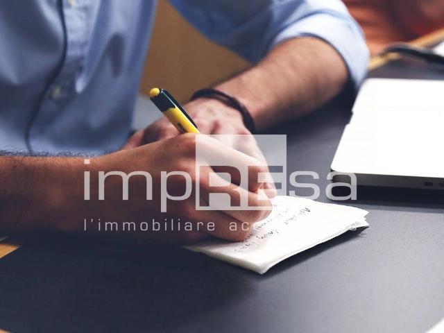 Ufficio in vendita a Montebelluna, Biadene