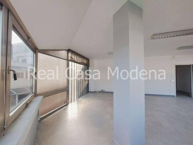 Ufficio in vendita a Modena