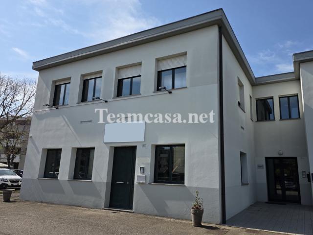 Ufficio in vendita a Pesaro