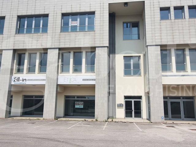 Ufficio in vendita a Prata Di Pordenone