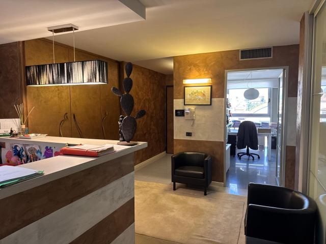 UFFICIO in VENDITA a PRATO VALENTINI
