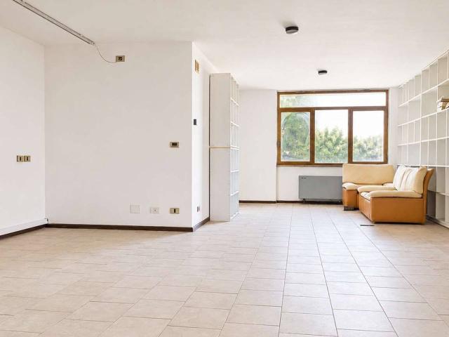 Ufficio in vendita a Quartu Sant'Elena