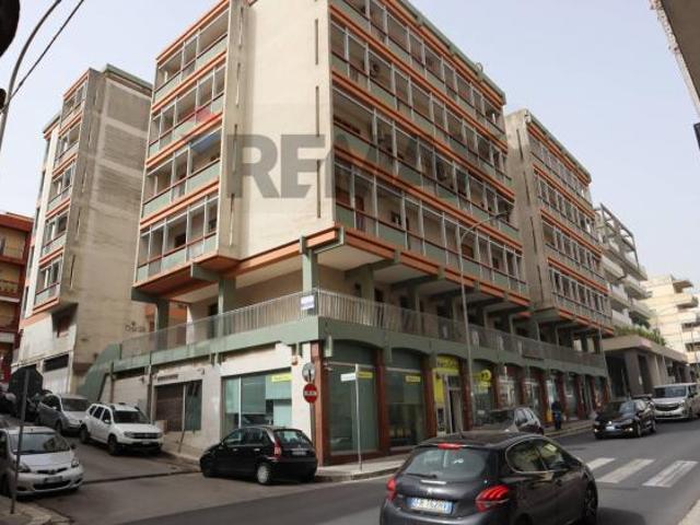 Ufficio in vendita a Ragusa, Centro