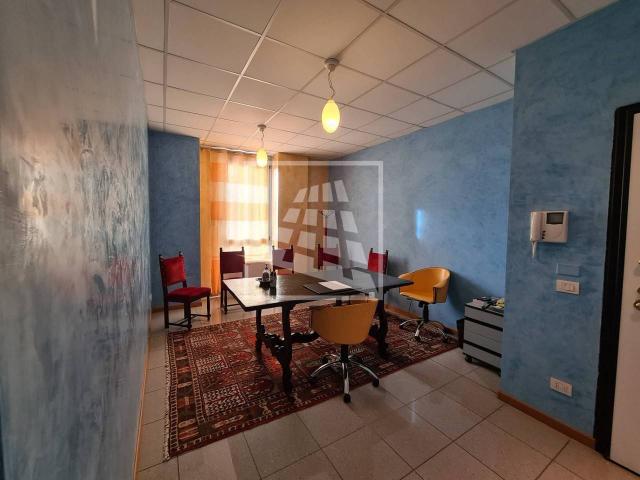 Ufficio in vendita a Reggio Emilia