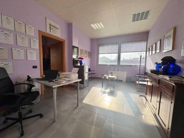 Ufficio in vendita a Reggio Emilia