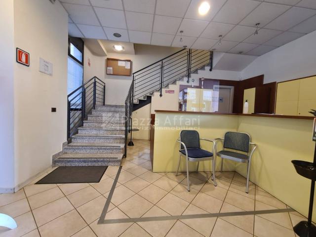 Ufficio in Vendita a Reggio nell'Emilia
