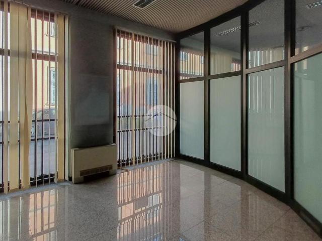 Ufficio in vendita a Rivolta D'Adda