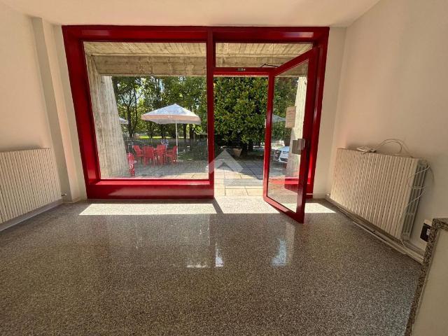 Ufficio in vendita a Romano Di Lombardia