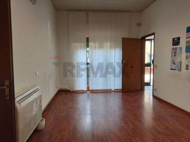 Ufficio in vendita a Sant'Agata Li Battiati