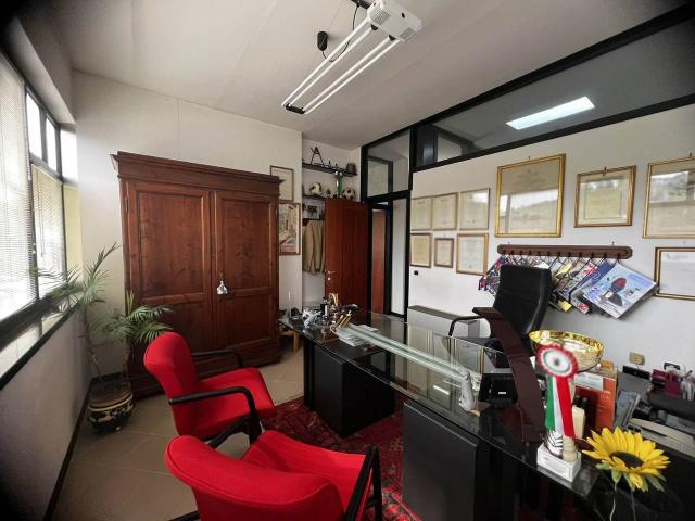Ufficio in vendita a Siena