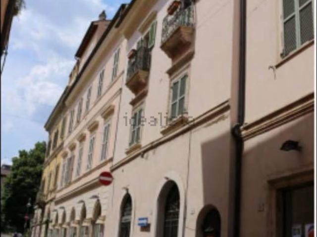 Ufficio in vendita di 104 m² in Via Giuseppe Garibaldi, 89