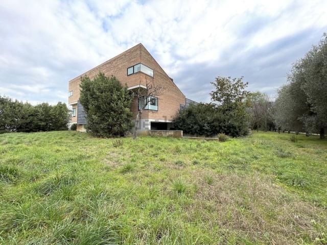 Ufficio in vendita di 1050 m² in Via dell&apos Artigianato, 3
