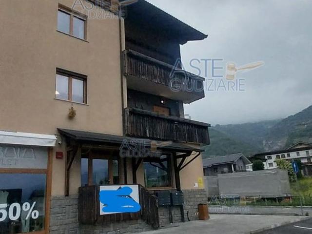 Ufficio in vendita di 105 m² in Circonvallazione Sud, 39