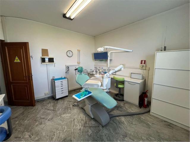 Ufficio in vendita di 105 m² in Via Alfeo Corassori, 72
