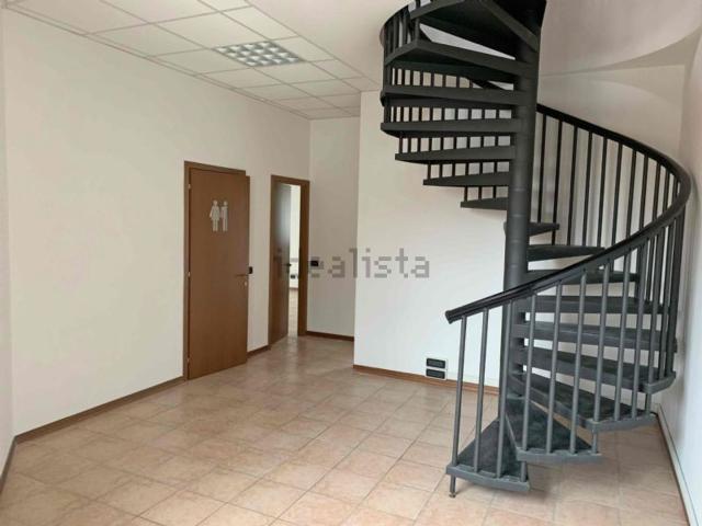 Ufficio in vendita di 105 m² in Via Pietro e Maria Curie