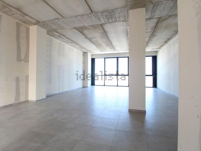 Ufficio in vendita di 105 m² in Via Statale