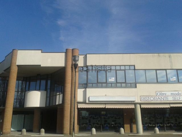Ufficio in vendita di 105 m² in Via Valle d&apos Aosta