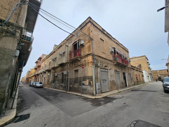 Ufficio in vendita di 106 m² in Via Evangelista di Blasi, 45
