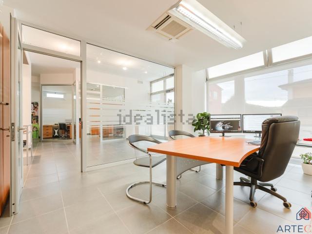 Ufficio in vendita di 107 m² in Via Risorgimento