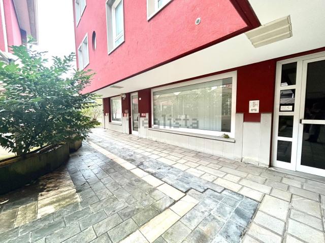 Ufficio in vendita di 108 m² in Via Ariis di Sopra, 7