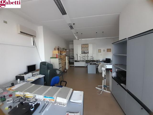 Ufficio in vendita di 108 m² in Via Pisana