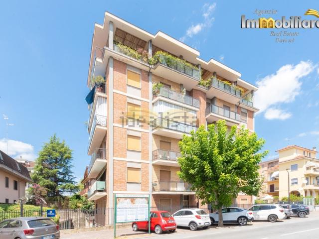 Ufficio in vendita di 109 m² in Viale Benvenuto Cellini, 28