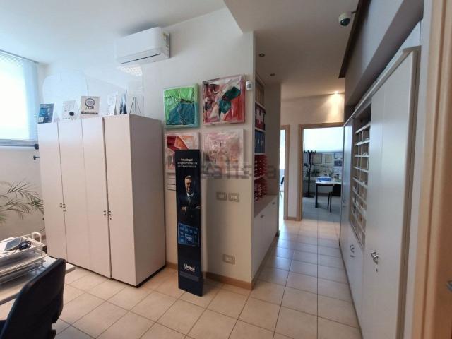 Ufficio in vendita di 100 m²