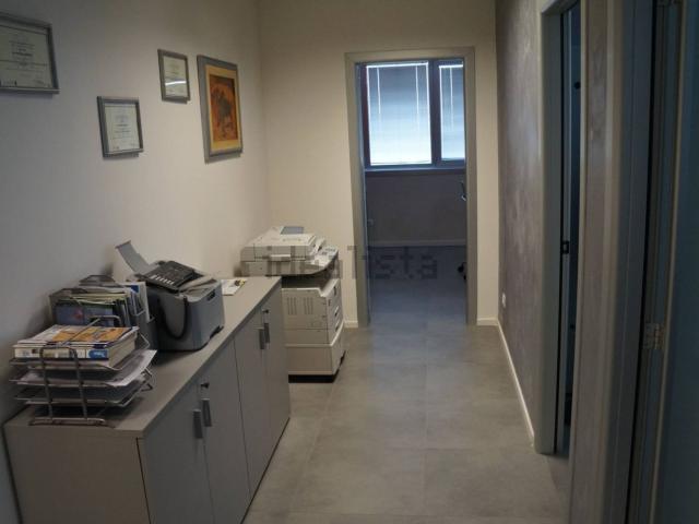 Ufficio in vendita di 100 m²
