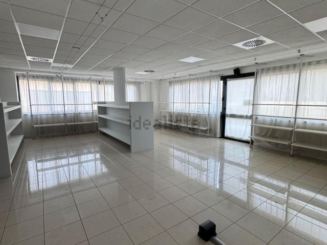 Ufficio in vendita di 100 m² in Strada Regionale 11 Padana Superiore