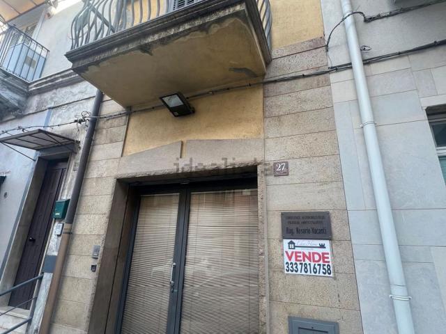 Ufficio in vendita di 100 m² in Via Alessandro Manzoni, 27