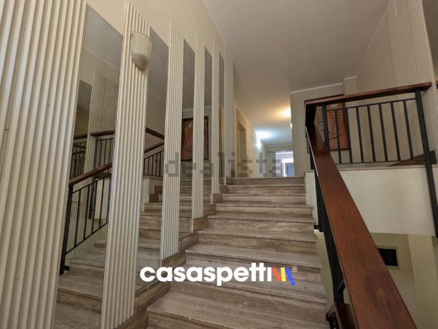 Ufficio in vendita di 100 m² in Via Bonaventura Palamolla, 29