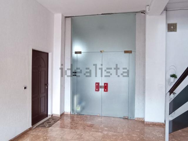 Ufficio in vendita di 100 m² in Via Ferdinando Ferri, 21