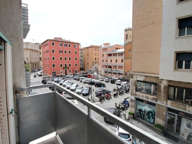 Ufficio in vendita di 100 m² in Via Grande, 215